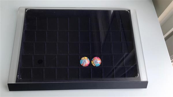 Grote foto 3 showcases voor 150 champagnecapsules verzamelen merken en reclame