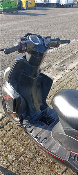 Grote foto tnt grido neco 50 cc 2t te koop fietsen en brommers schadebrommers