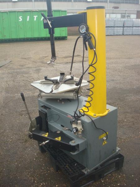 Grote foto banden demonteer apparaat 220v geel grijs auto diversen gereedschap