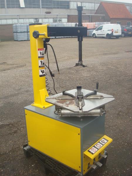Grote foto banden demonteer apparaat 220v geel grijs auto diversen gereedschap