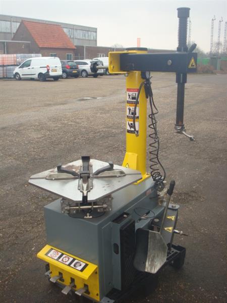Grote foto banden demonteer apparaat 220v geel grijs auto diversen gereedschap