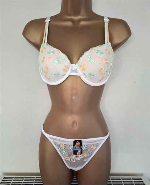 Grote foto roomwitte voorgevormde bh met doorzichtige string kleding dames ondergoed en lingerie