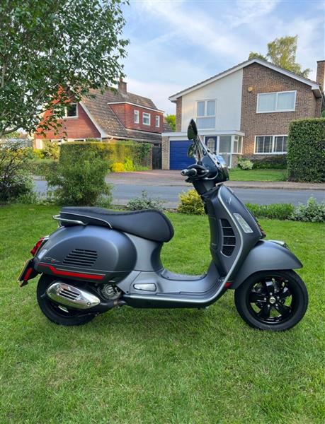 Grote foto vespa gts 300 super sport hpe 2021 motoren piaggio