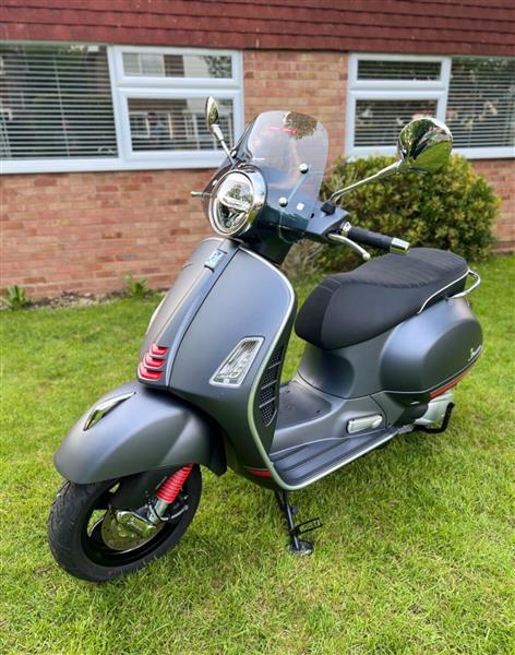 Grote foto vespa gts 300 super sport hpe 2021 motoren piaggio