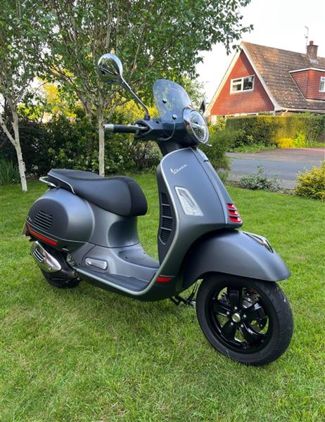 Grote foto vespa gts 300 super sport hpe 2021 motoren piaggio