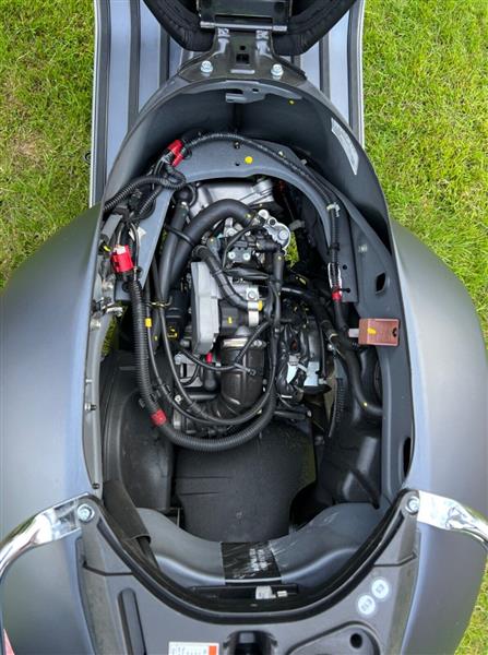 Grote foto vespa gts 300 super sport hpe 2021 motoren piaggio
