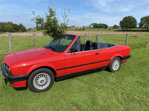 Grote foto prachtige oldtimer bmw 318i cabrio auto bmw