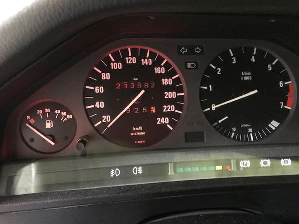 Grote foto prachtige oldtimer bmw 318i cabrio auto bmw