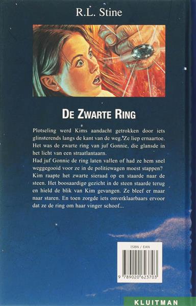 Grote foto de zwarte ring kippenvel in 3d boeken jeugd 13 jaar en ouder