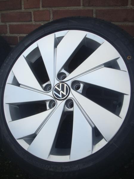Grote foto 17 inch originele belmont volkswagen nieuwe golf 8 auto onderdelen banden en velgen