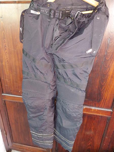 Grote foto herenpak motorijder kleding heren lederen kleding