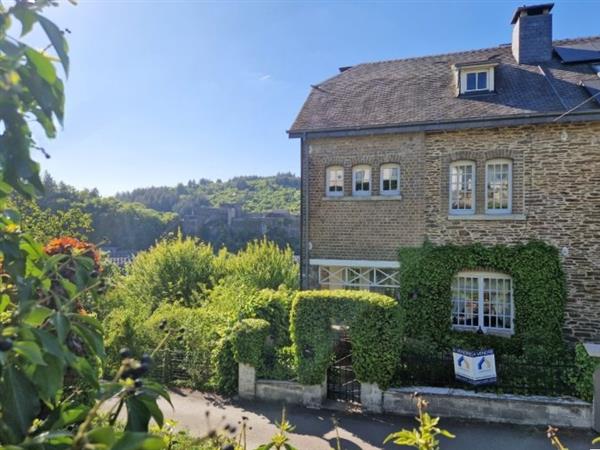 Grote foto bouillon prachtige woning zicht op kasteel. huizen en kamers bestaand benelux