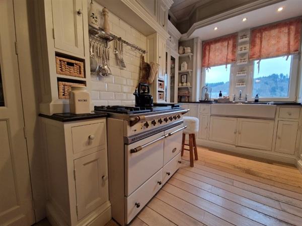 Grote foto bouillon prachtige woning zicht op kasteel. huizen en kamers bestaand benelux
