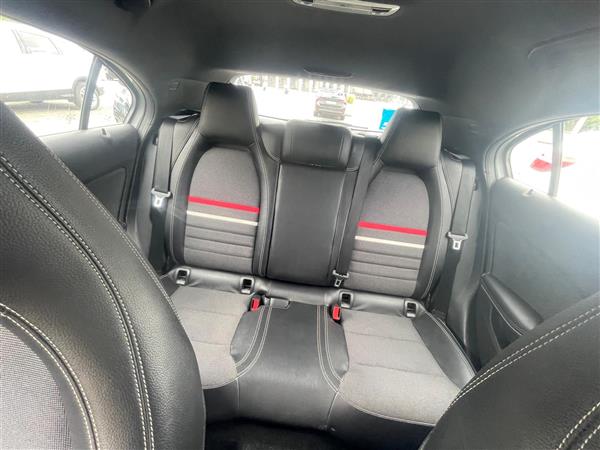 Grote foto mercedes benz a 180 blueefficiency urban gps eu6 auto mercedes