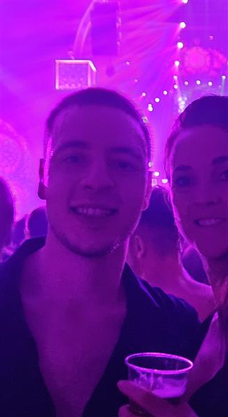 Grote foto slet van 25 zoekt 2 dames vnv erotiek contact man tot stel