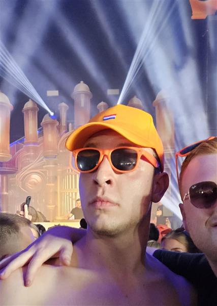 Grote foto slet van 25 zoekt 2 dames vnv erotiek contact man tot stel