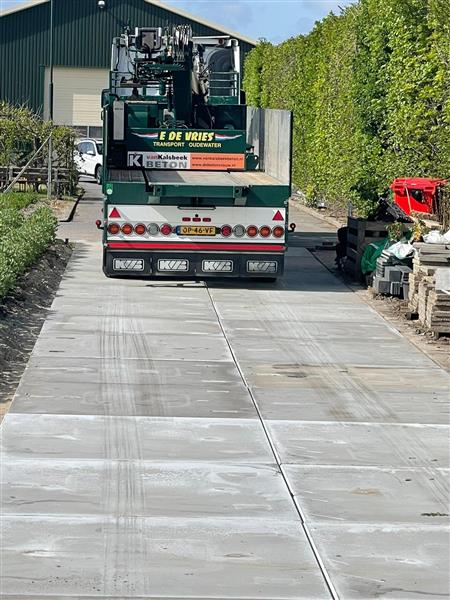 Grote foto paardenplaat betonplaat betonblok keerwand dieren en toebehoren stalling en weidegang