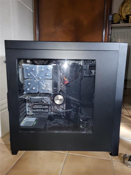 Grote foto pc corsair met doorzichtig glas computers en software desktop pc