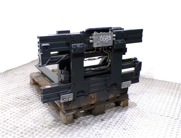 Grote foto cascade draaivorkenklem agrarisch heftrucks