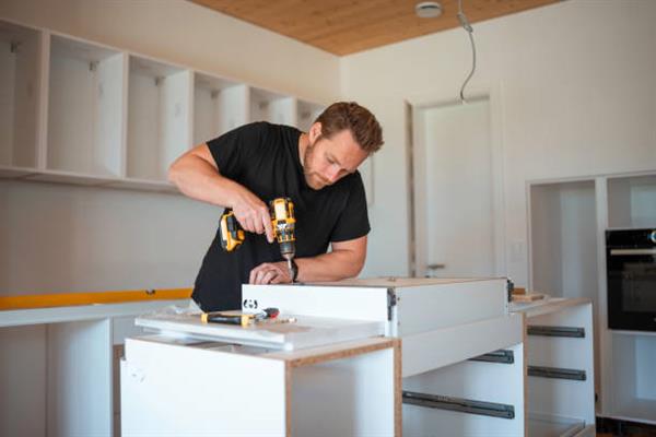 Grote foto schrijnwerker klusjesman diensten en vakmensen klussers en klusbedrijven