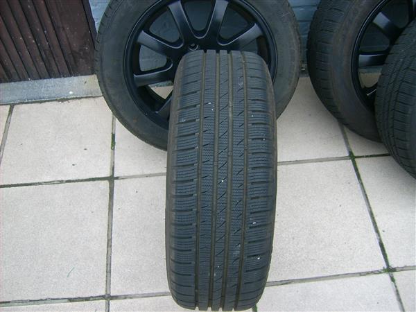 Grote foto winterbanden met alu velgen auto onderdelen banden en velgen