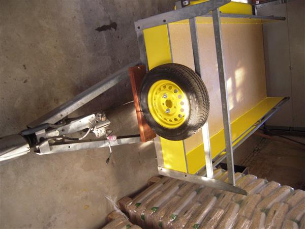 Grote foto aanhangwagen geremd 2 ton auto diversen aanhangers