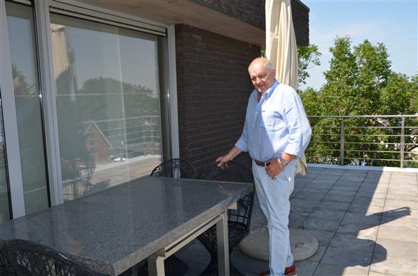 Grote foto welstellende man zoekt jongere gezelschapsdame contacten en berichten man zoekt vrouw