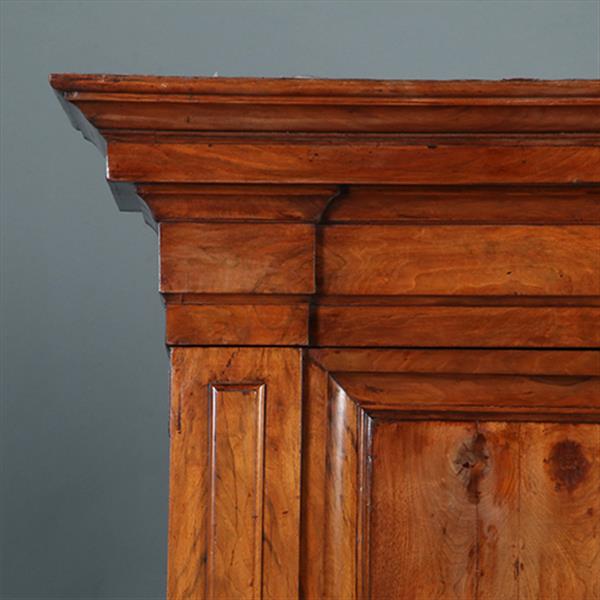 Grote foto grote pastoorskast ca 1700 in opvallend blonde kleur fraai patina no.300205 antiek en kunst stoelen en banken