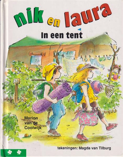 Grote foto in een tent klavertje twee serie boeken jeugd 13 jaar en ouder