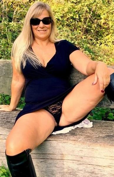 Grote foto samen een geile boswandeling maken erotiek contact vrouw tot man