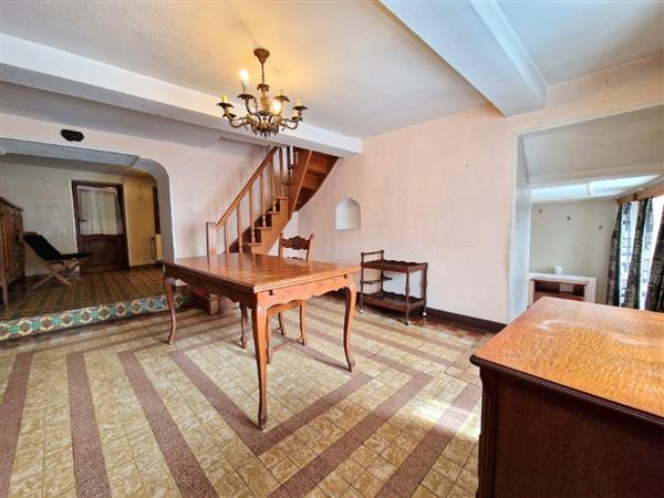 Grote foto bouillon ruime rijwoning met mooi uitzicht. huizen en kamers eengezinswoningen
