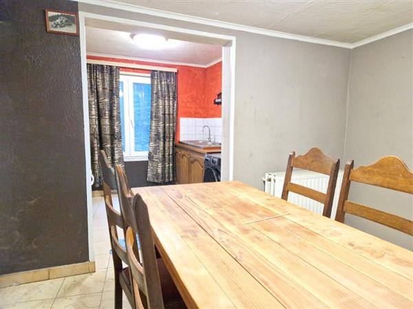Grote foto bouillon ruime rijwoning met mooi uitzicht. huizen en kamers eengezinswoningen