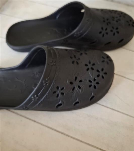 Grote foto zwarte slippers met ingewerkte bloemen 38 kleding dames slippers