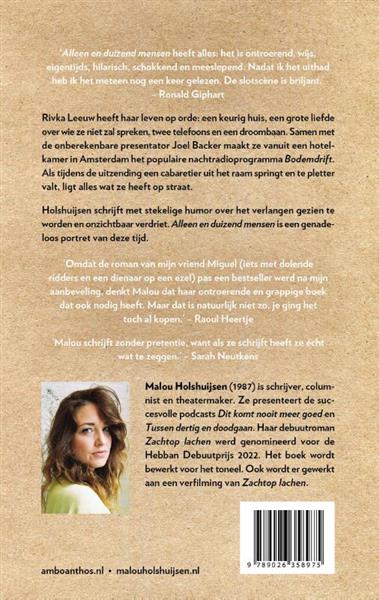 Grote foto alleen en duizend mensen boeken overige boeken