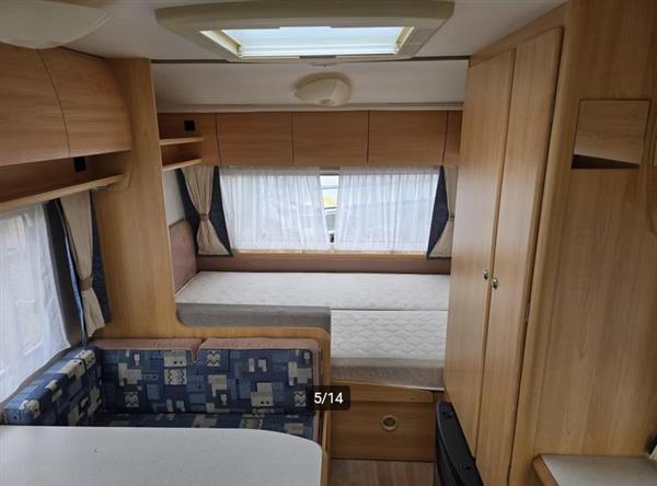 Grote foto home car racer 43 fantasy vast bed mover voort. caravans en kamperen caravans