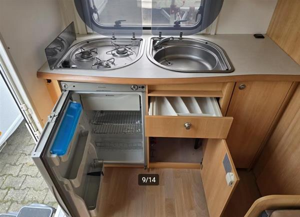 Grote foto home car racer 43 fantasy vast bed mover voort. caravans en kamperen caravans