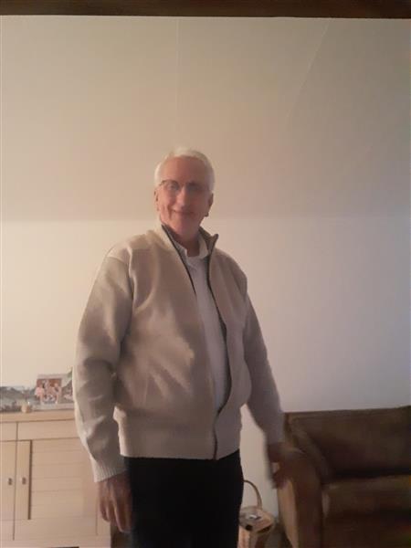 Grote foto man zoek een leuke vrouw contacten en berichten man zoekt vrouw