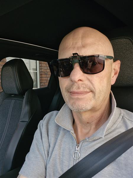 Grote foto man verwend dames. erotiek man zoekt vrouwelijke sekspartner