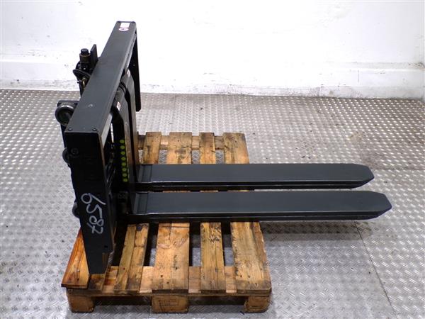 Grote foto forklift attachment vorkversteller met schuifvorken 1200 2000 outlet agrarisch heftrucks