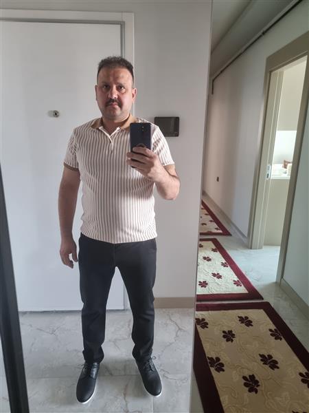 Grote foto hallo ik ben baris contacten en berichten man zoekt vrouw