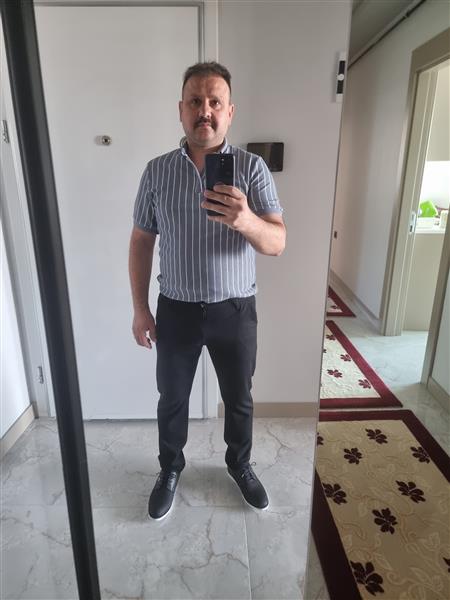 Grote foto hallo ik ben baris contacten en berichten man zoekt vrouw