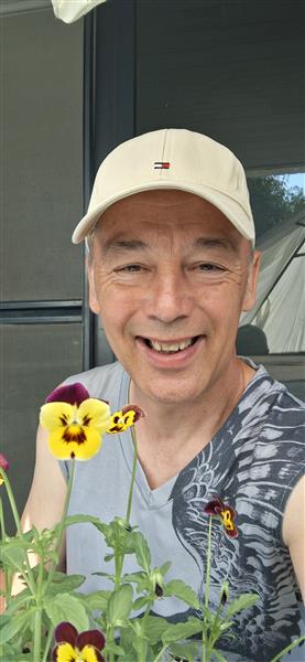 Grote foto gezocht man zoekt lieve vrouw voor een relatie. erotiek man zoekt relatie met vrouw