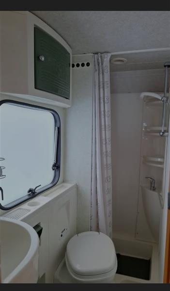 Grote foto blanco gekeurde vernieuwde mercedes rimor sailer caravans en kamperen camper