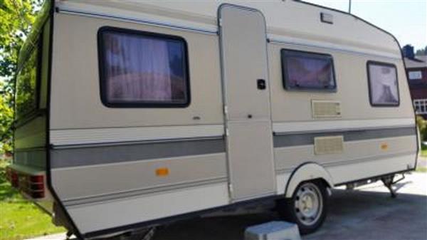Grote foto goed uitgeruste hobby caravan caravans en kamperen caravans