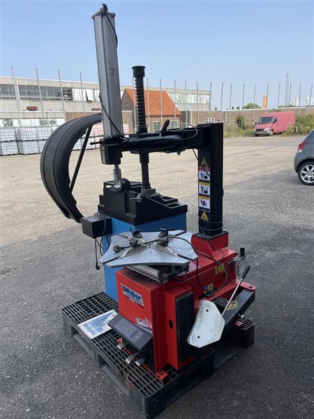 Grote foto banden apparaat weber en twin busch balanceer auto diversen gereedschap