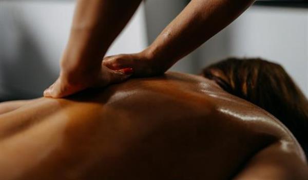 Grote foto ontspannen full body massage voor vrouwen erotiek erotische massages
