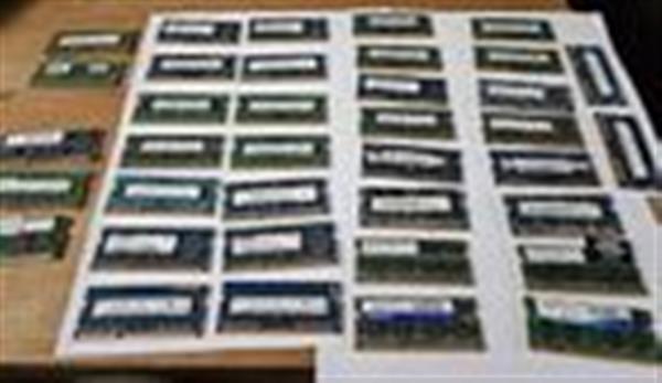 Grote foto 30 stuks sodimm elk 2 gb computers en software geheugens