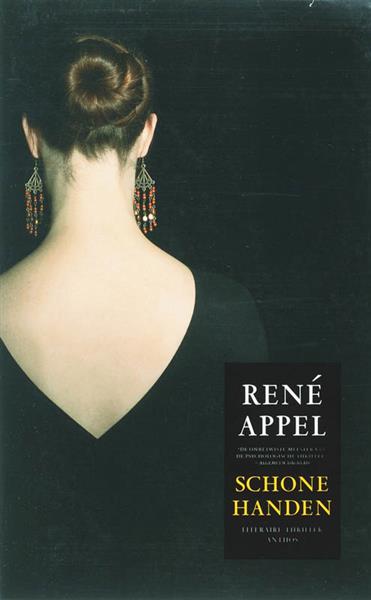Grote foto schone handen boeken thrillers
