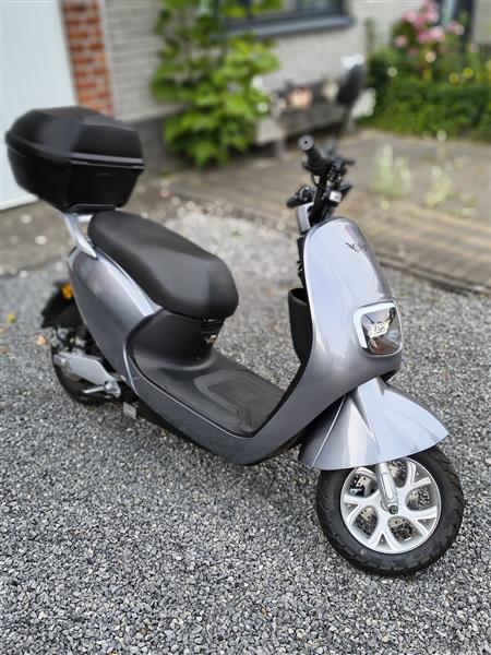 Grote foto elektrische scooter ydra 25 km garantie geldig fietsen en brommers scooters