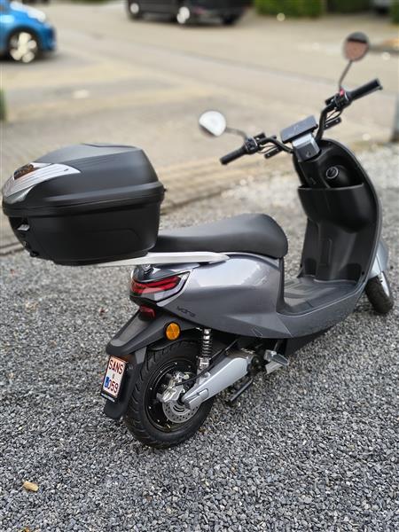 Grote foto elektrische scooter ydra 25 km garantie geldig fietsen en brommers scooters
